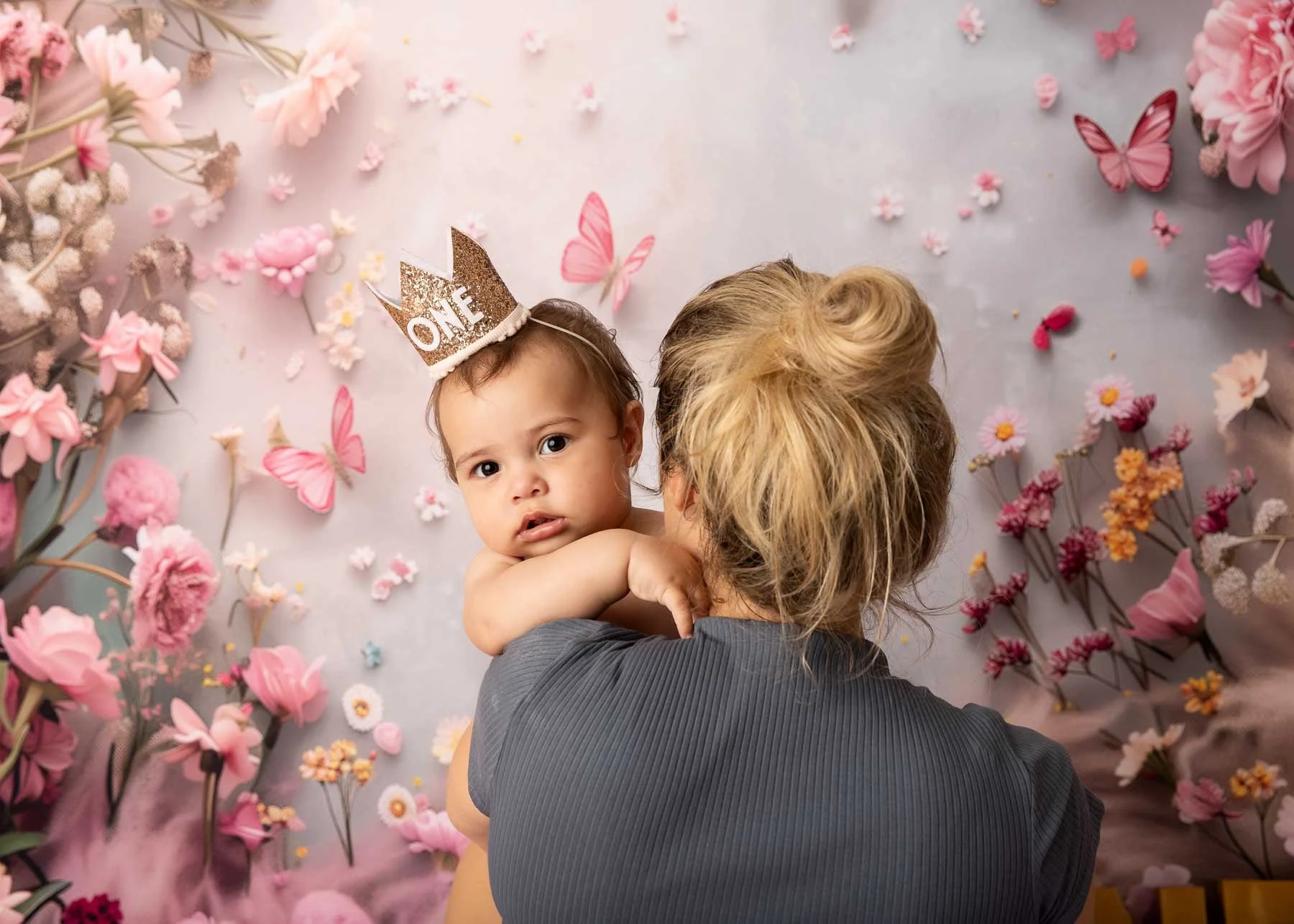 Cake smash photographer Sydney Inner West
Noemie Vonthron Photography baby wearing a fairy outfit celebrating turning 1