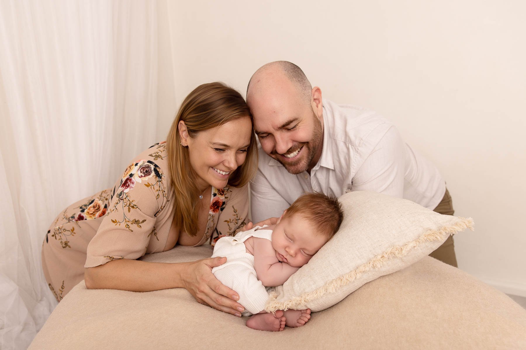Noemie Vonthron Photography Newborn North Shore Photographer family portrait