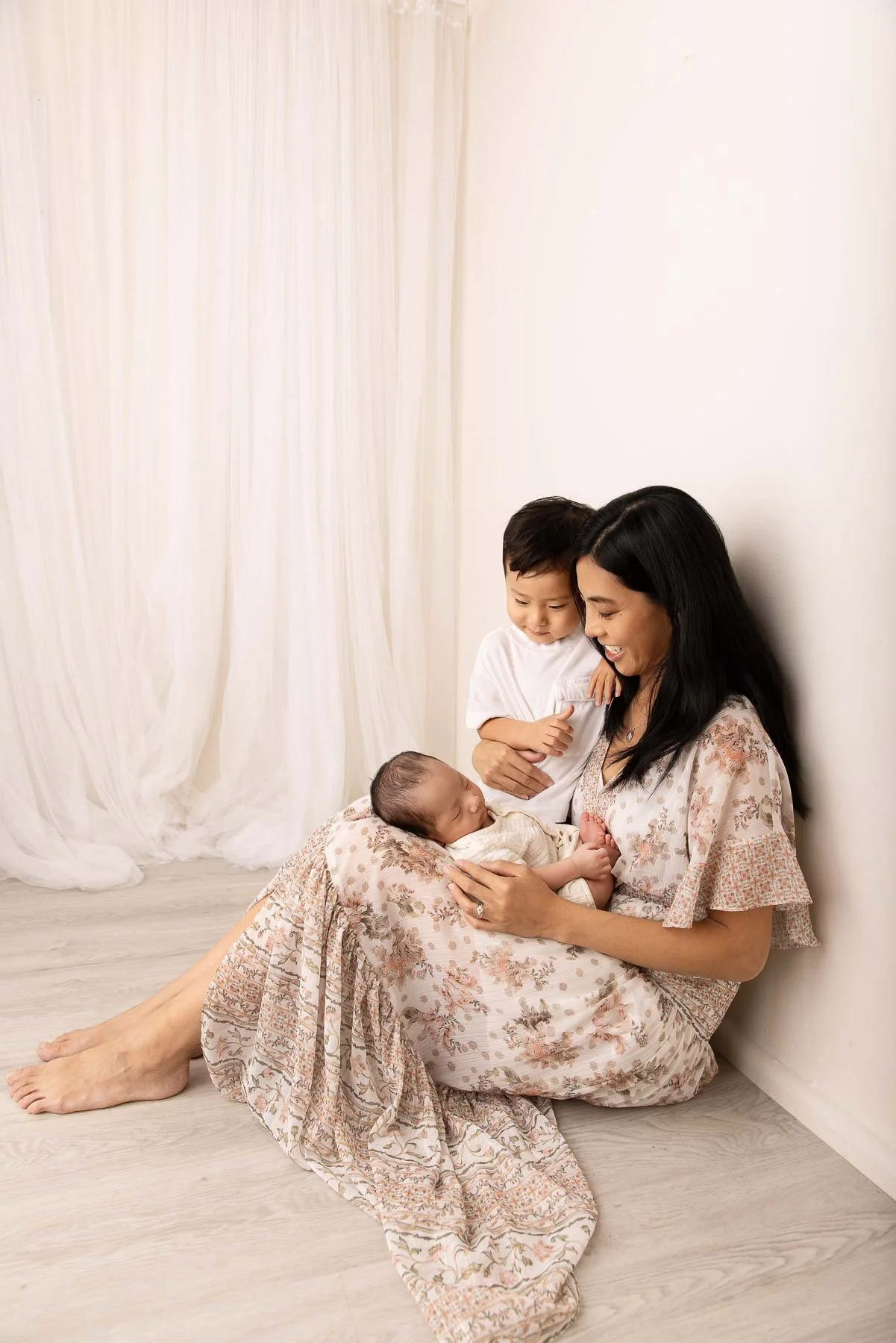 Noemie Vonthron Photography Newborn North Shore Photographer family portrait