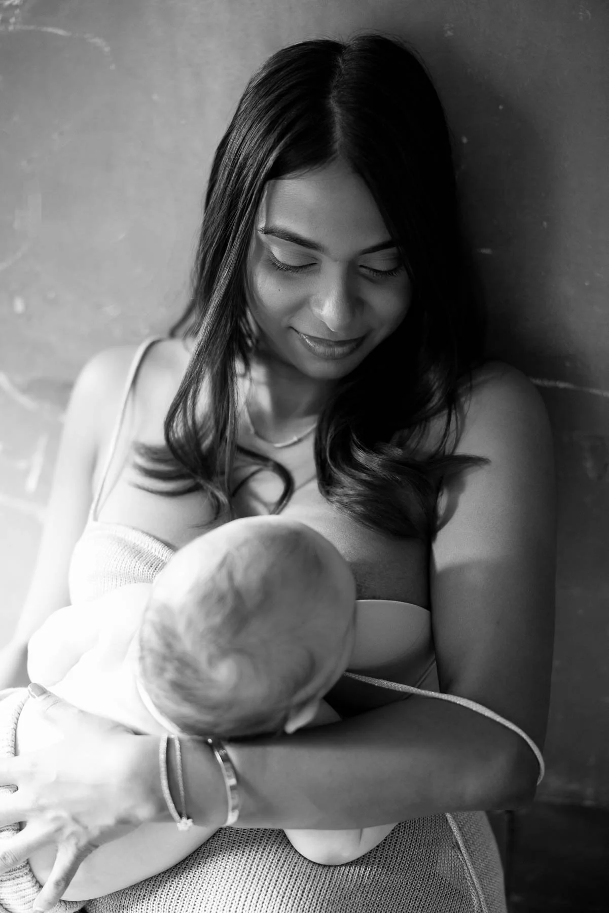 Mini & Me, mother and baby photoshoot in natural light cuddling