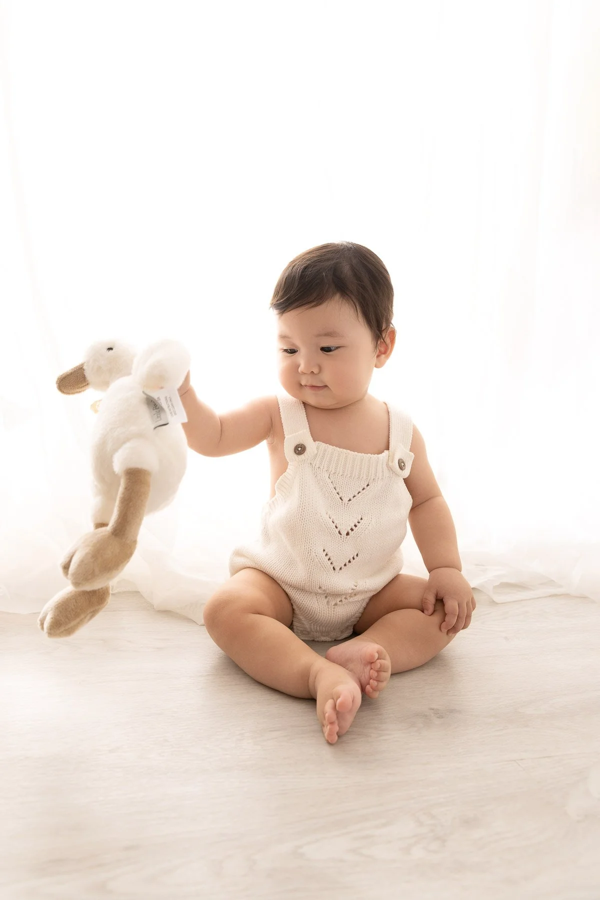Baby photographer North Shore Sydney White and beige tones