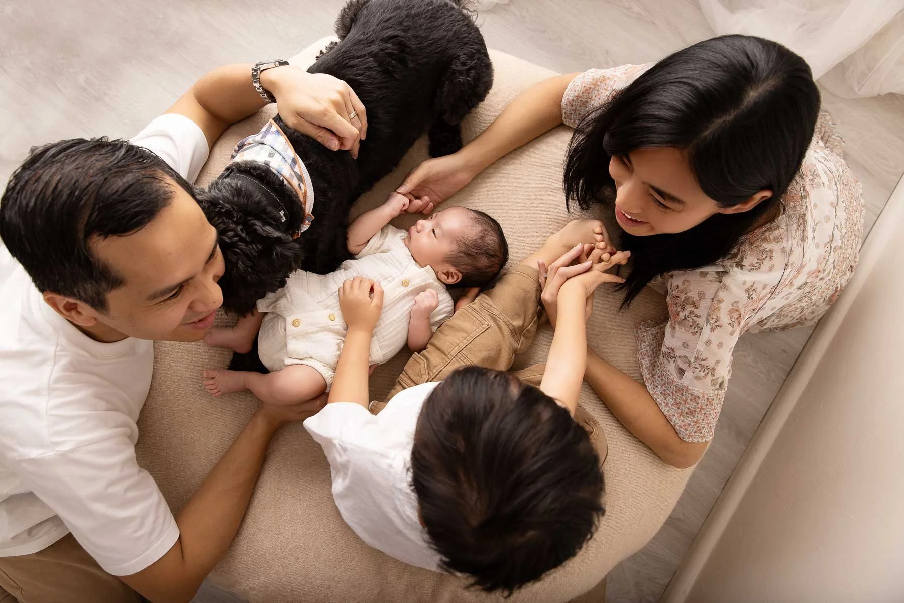 Noemie Vonthron Photography Newborn North Shore Photographer family portrait