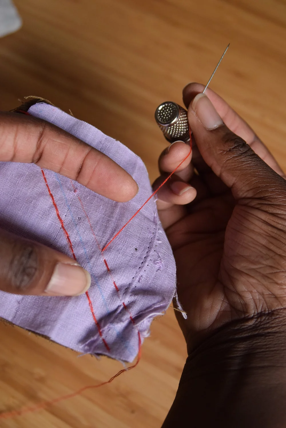 L'assemblage des carrés bicolores