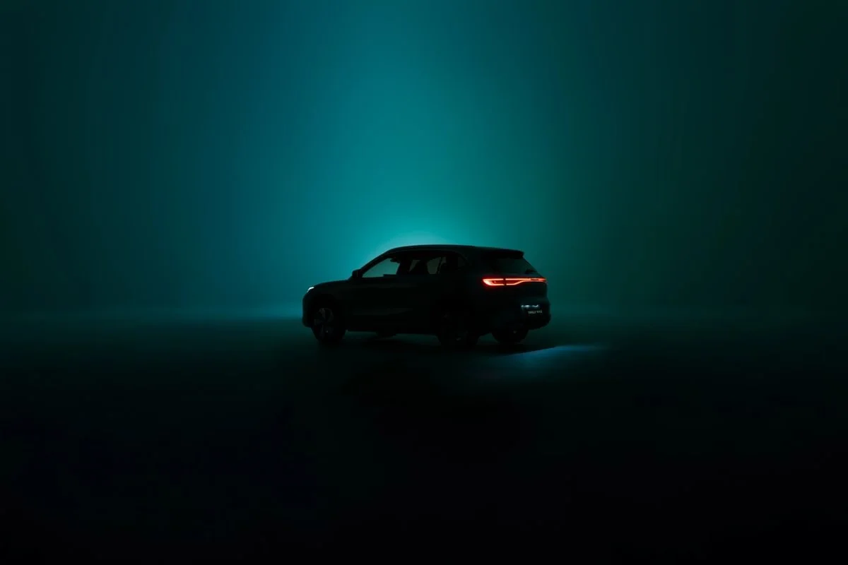 Geely EX5 Rear 3qtr TEASER - Medium.jpg