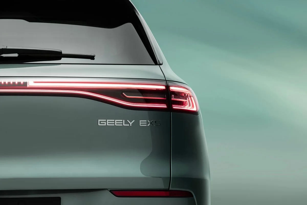 Geely EX5 Rear Badge - Medium.jpg