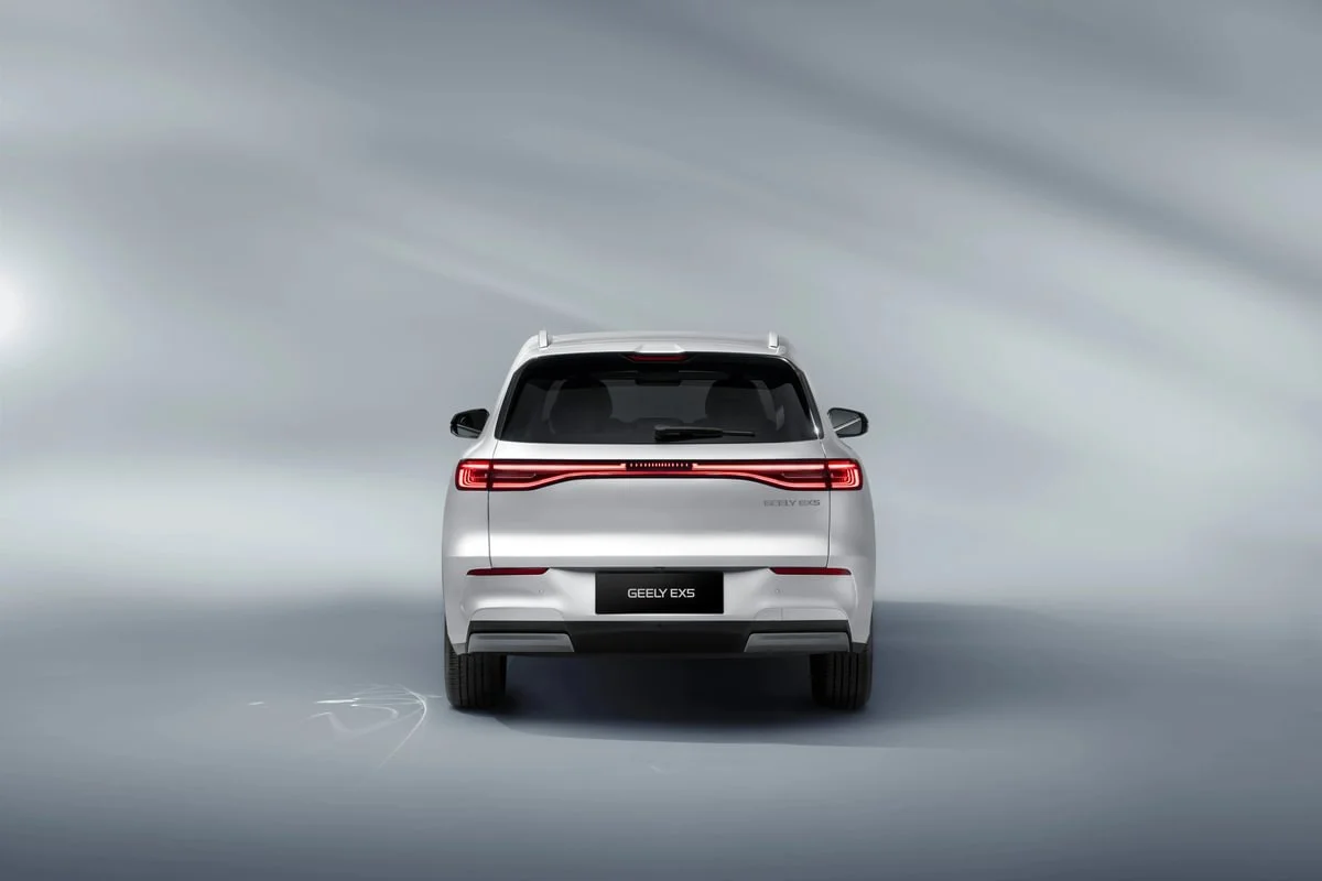Geely EX5 SE Arctic White Rear - Medium.jpg