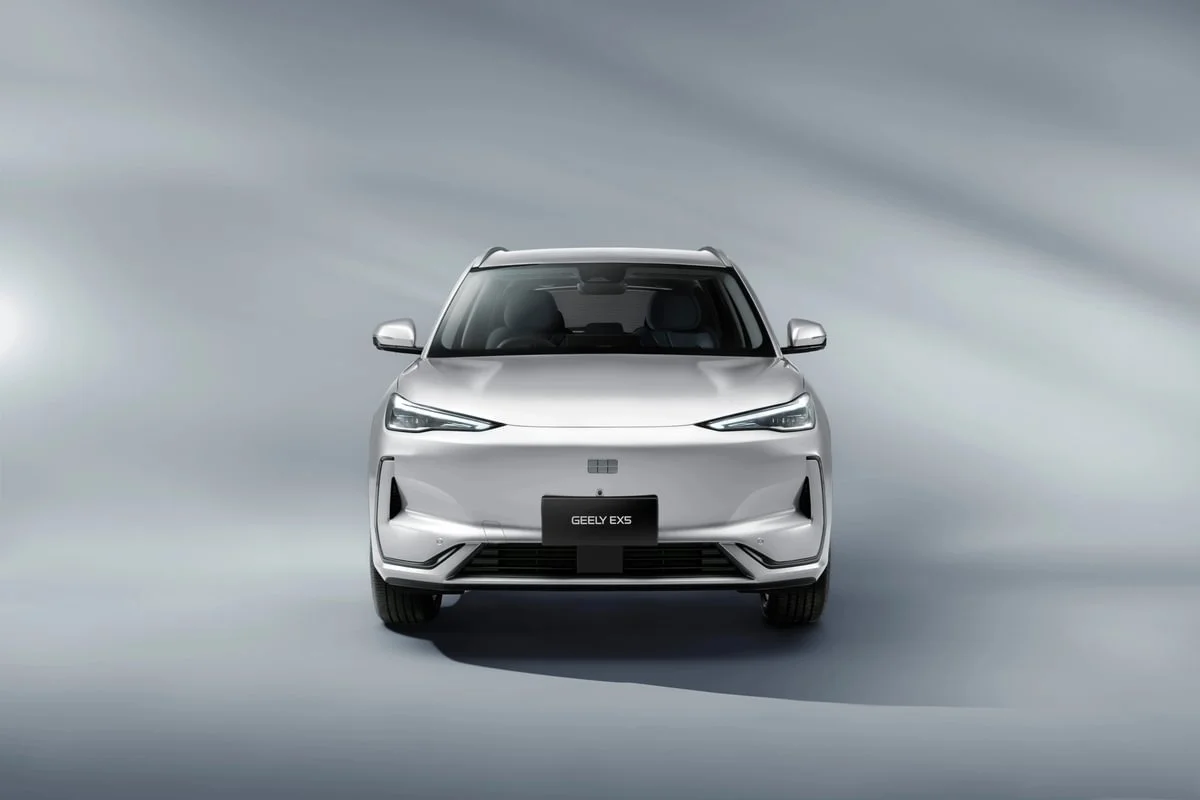 Geely EX5 SE Arctic White Front - Medium.jpg