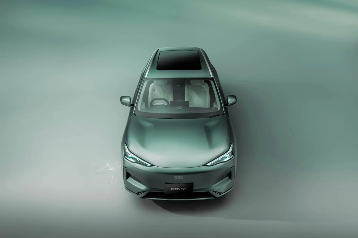 Geely EX5 Max Jade Green  High Front - Medium.jpg