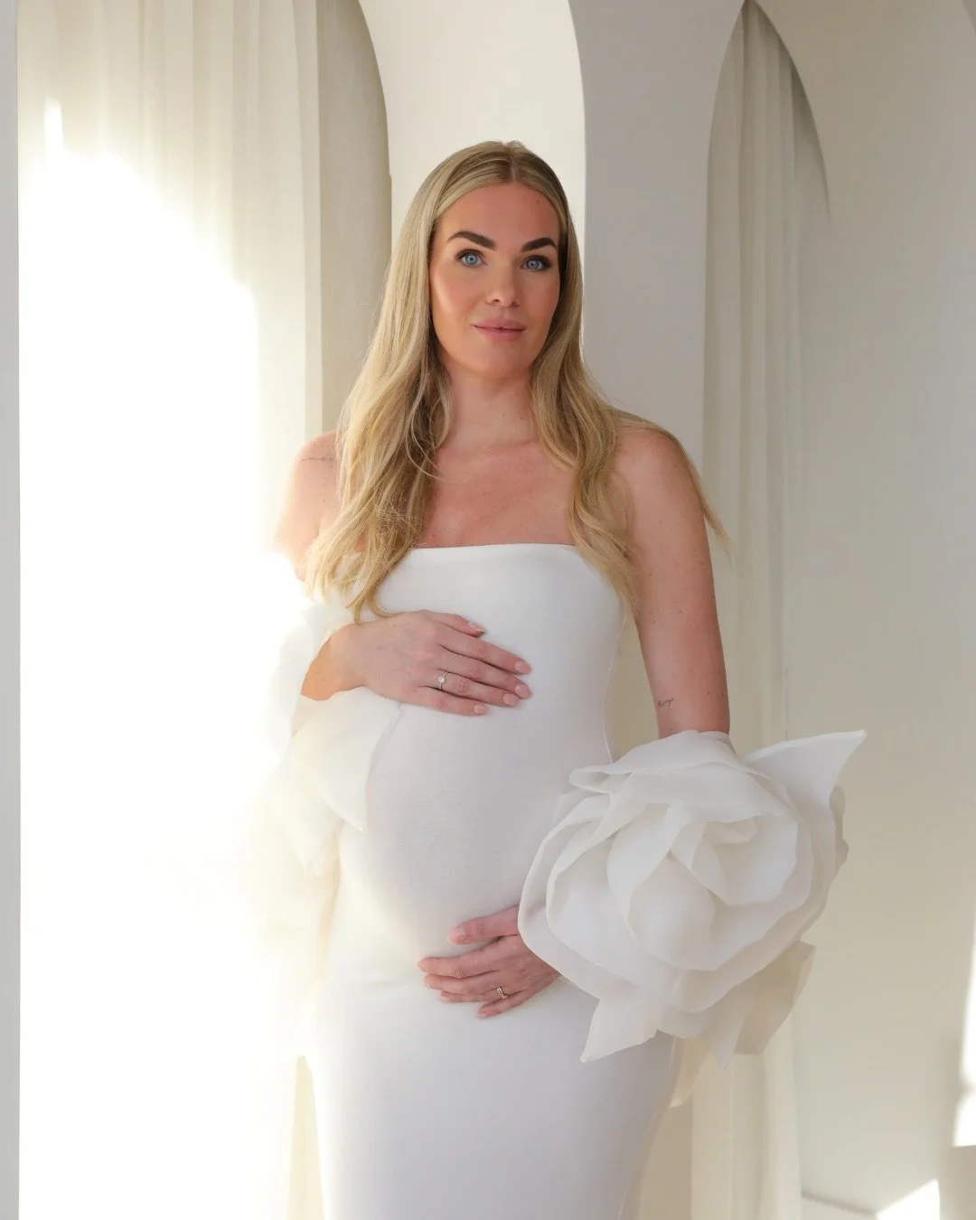 Elke zwangerschap is uniek &ndash; en verdient het om op een stijlvolle, persoonlijke manier vastgelegd te worden. 🤍

Een pregnancy fotoshoot bij Newport The Studio is inclusief:

&bull; Een persoonlijk moodboard vooraf, zodat we jouw stijl en wense