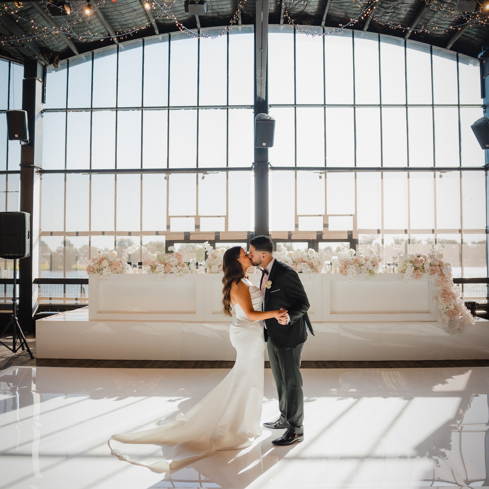 Let us help manifest your mood board into a reality!

Photographer @ateiaphotography

#thepearledit #melbourneweddings #melbourneweddingplanner #melbourneweddings #modernwedding #weddingstyle