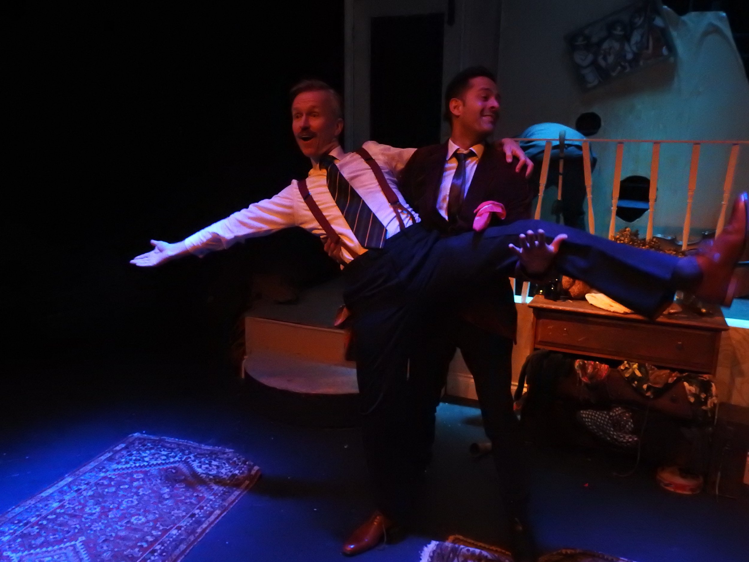 FUN LONDON AMATEUR DRAMATICS00163.jpg