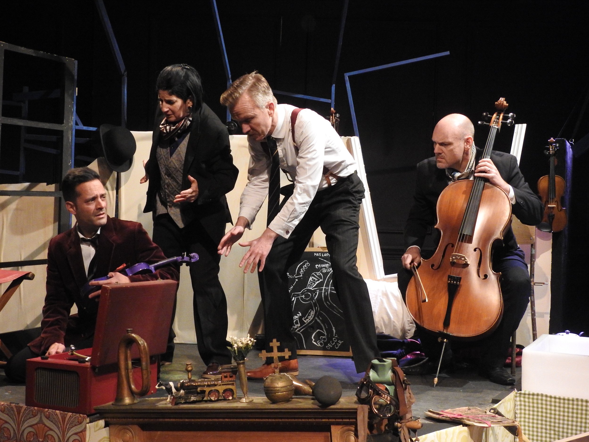 FUN LONDON AMATEUR DRAMATICS00110.jpg