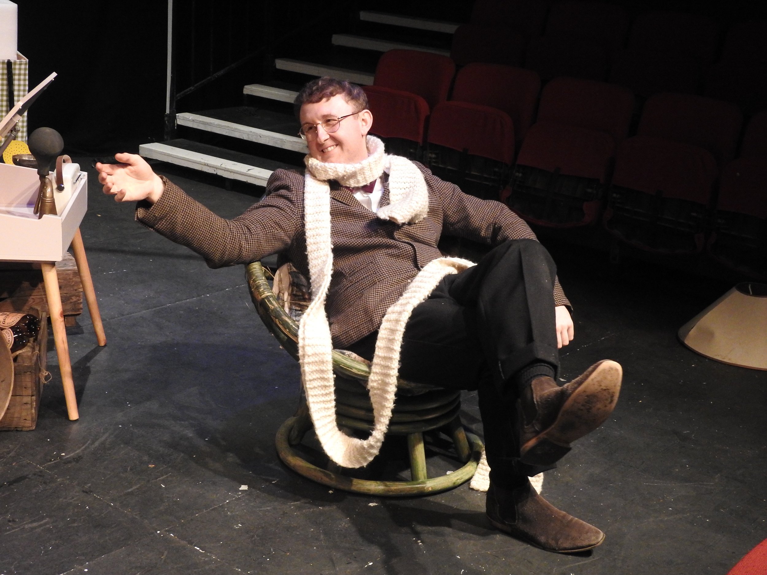 FUN LONDON AMATEUR DRAMATICS00164.jpg