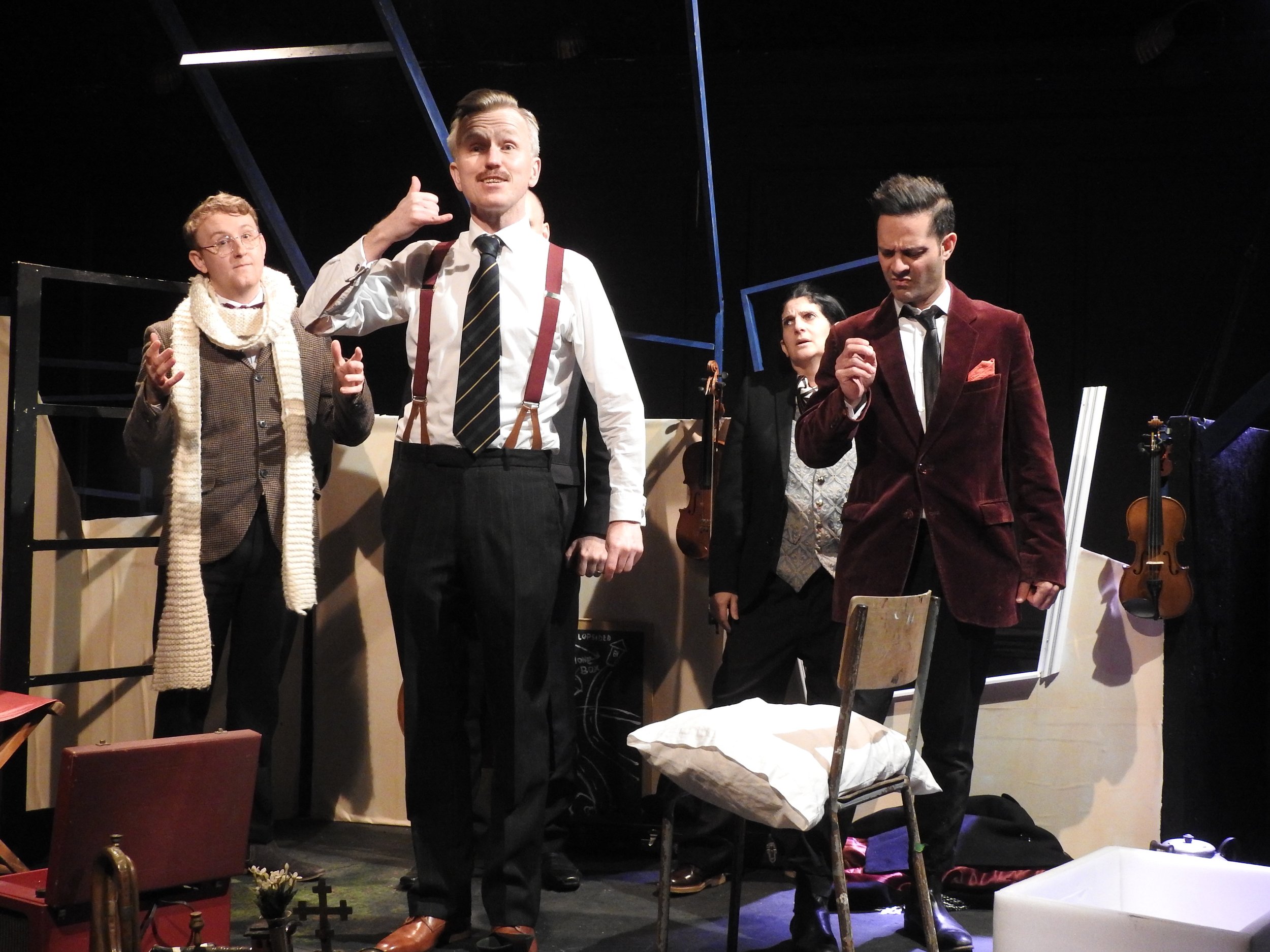 FUN LONDON AMATEUR DRAMATICS00112.jpg