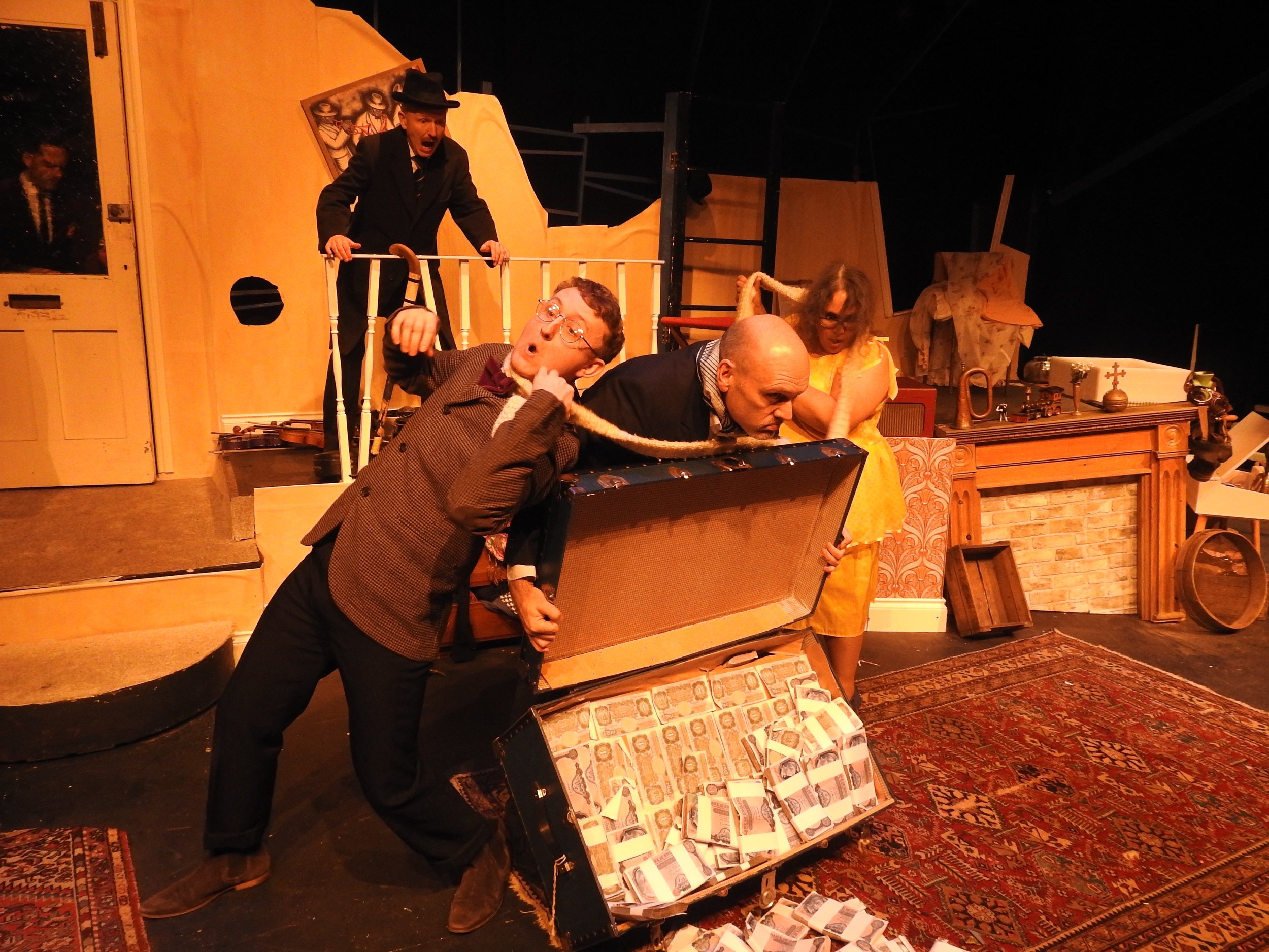 FUN LONDON AMATEUR DRAMATICS00174.jpg