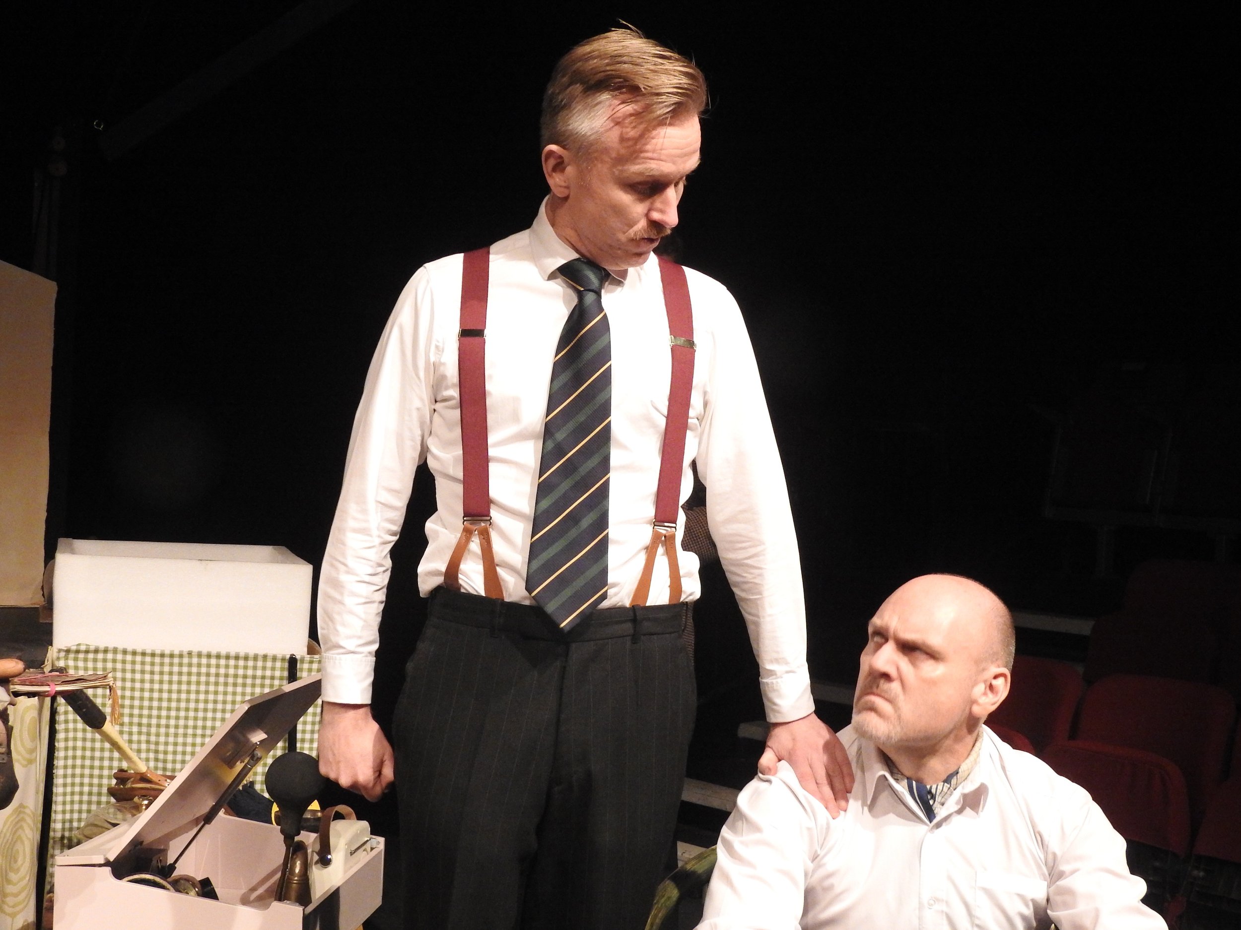 FUN LONDON AMATEUR DRAMATICS00226.jpg