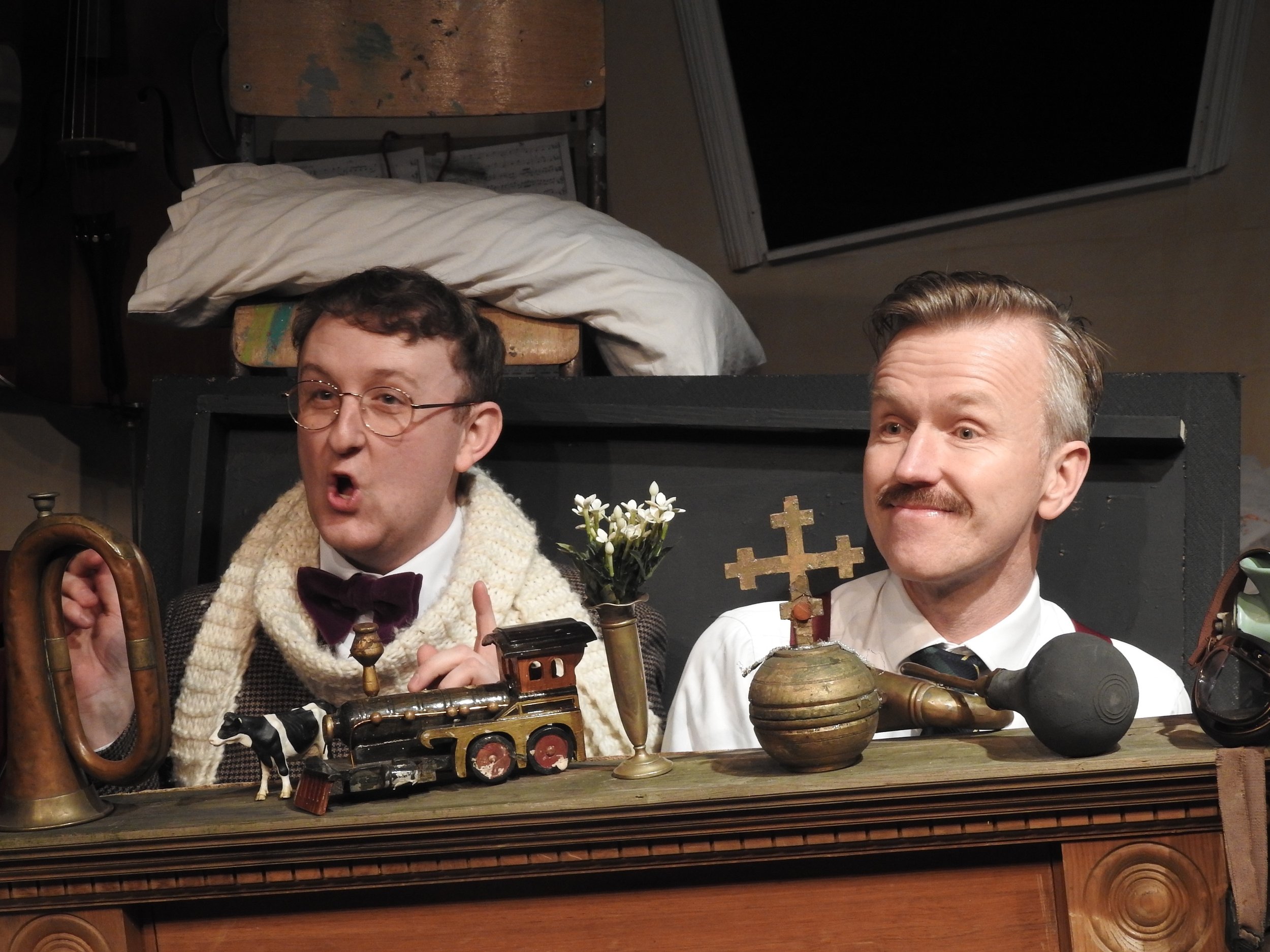 FUN LONDON AMATEUR DRAMATICS00147.jpg
