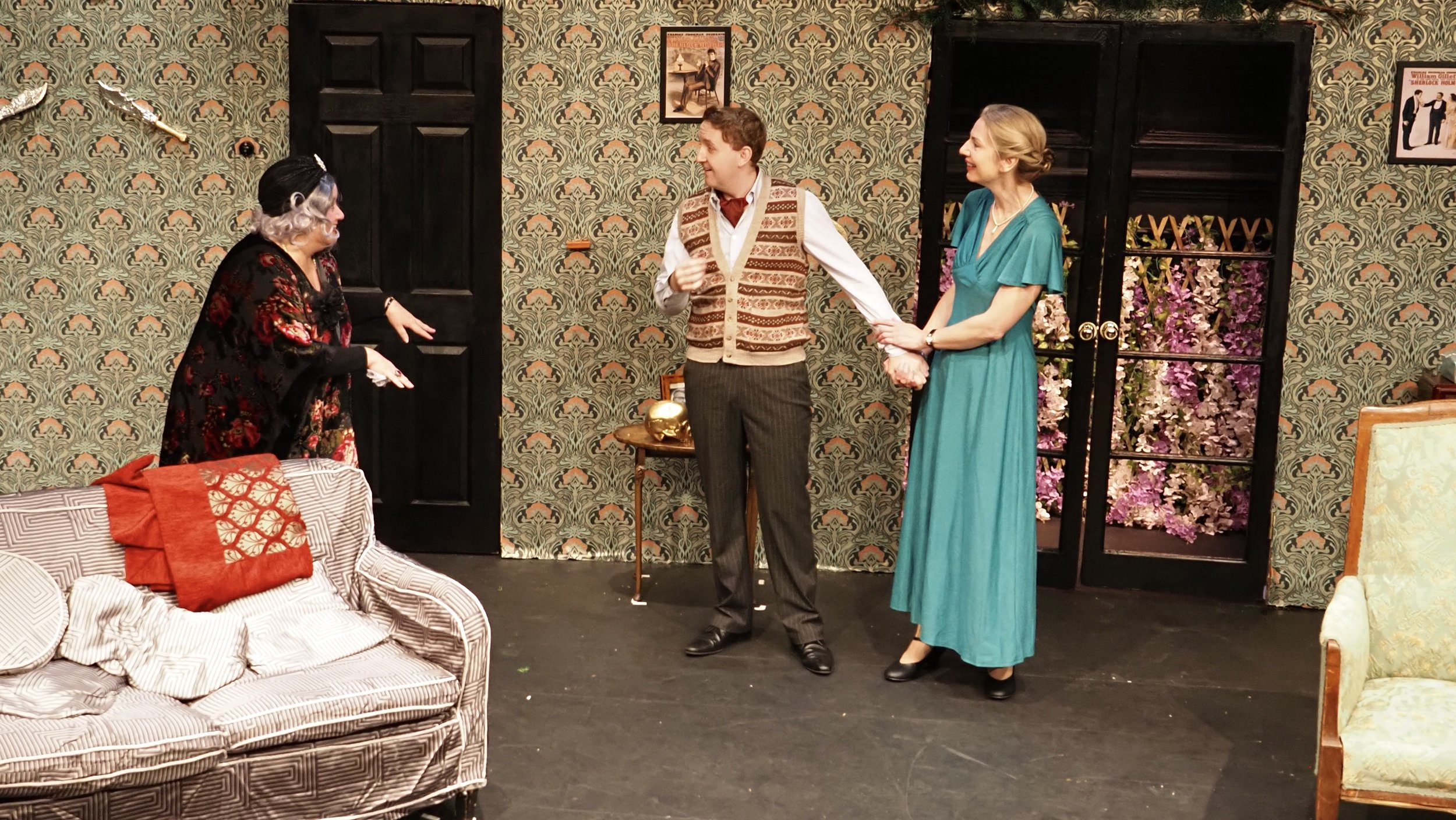 BEST LONDON AMATUER DRAMATICS00013.jpg