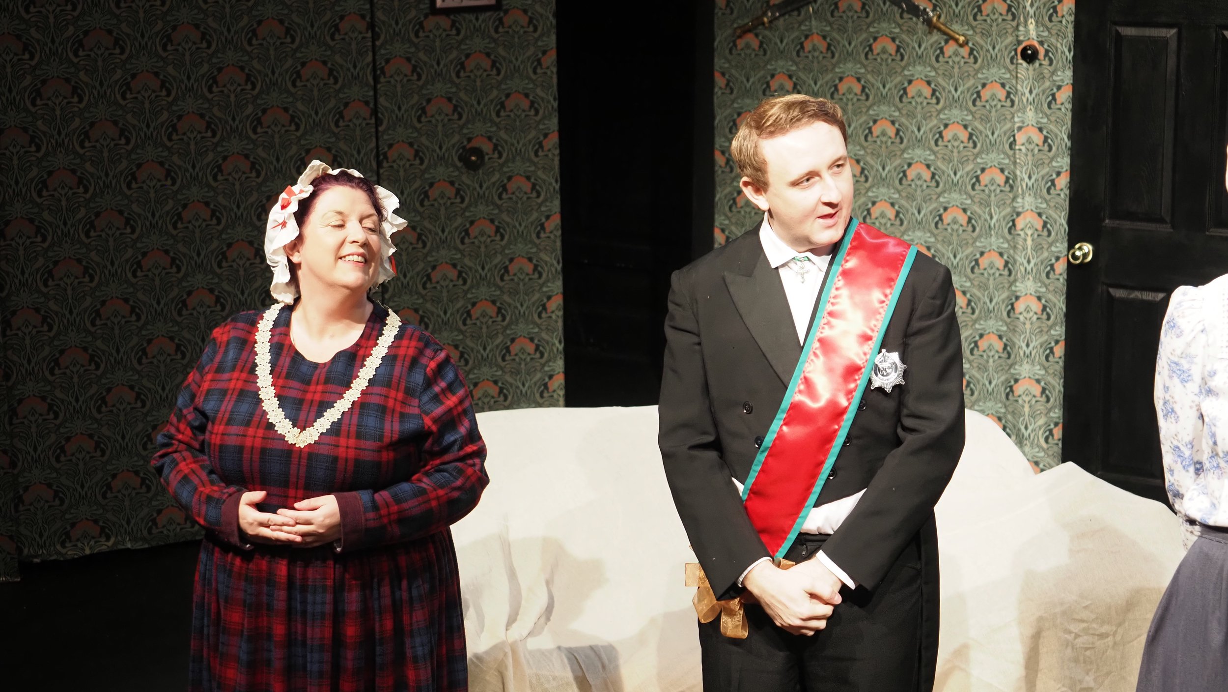 BEST LONDON AMATUER DRAMATICS00004.jpg