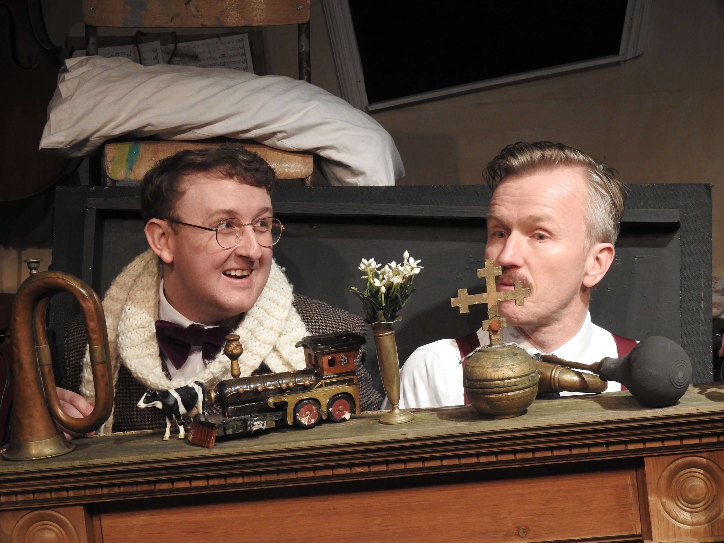 FUN LONDON AMATEUR DRAMATICS00143.jpg