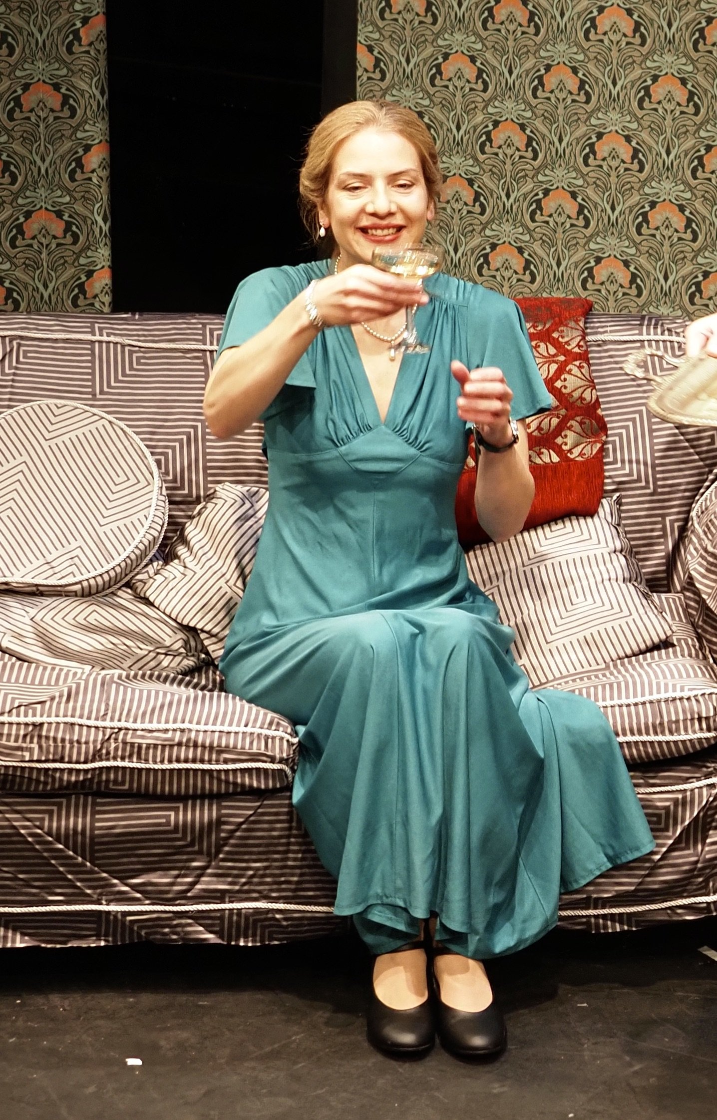 BEST LONDON AMATUER DRAMATICS00018.jpg