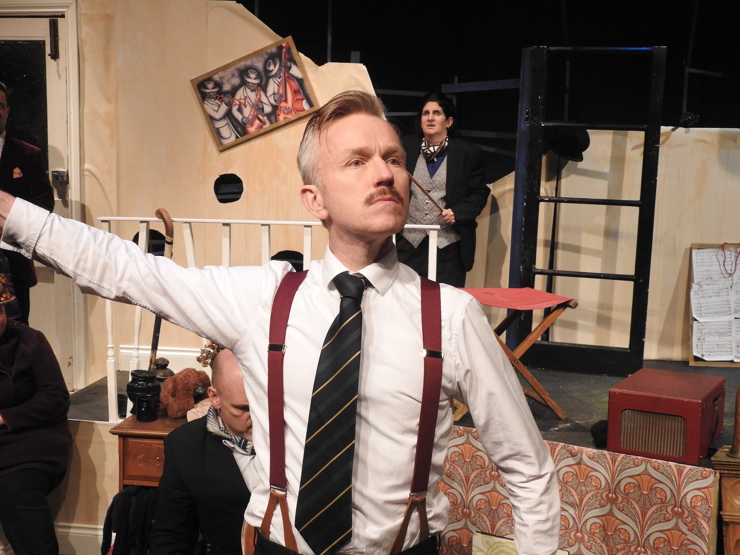 FUN LONDON AMATEUR DRAMATICS00194.jpg
