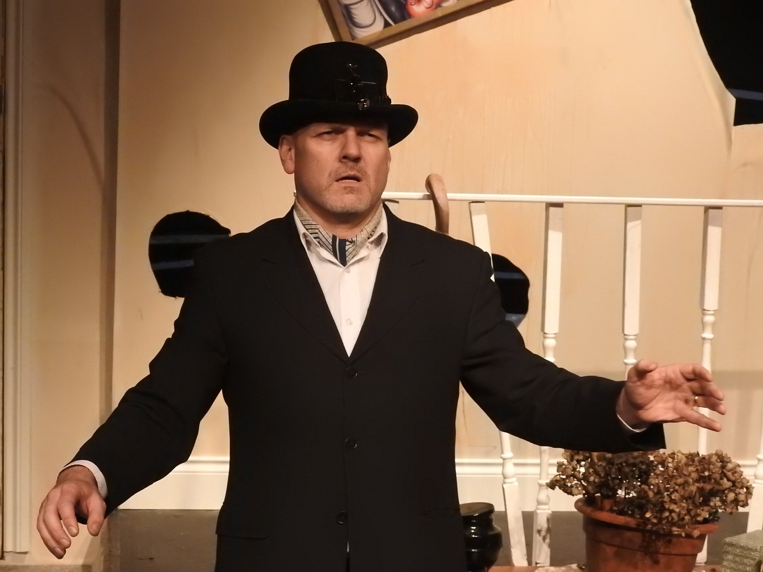 FUN LONDON AMATEUR DRAMATICS00262.jpg