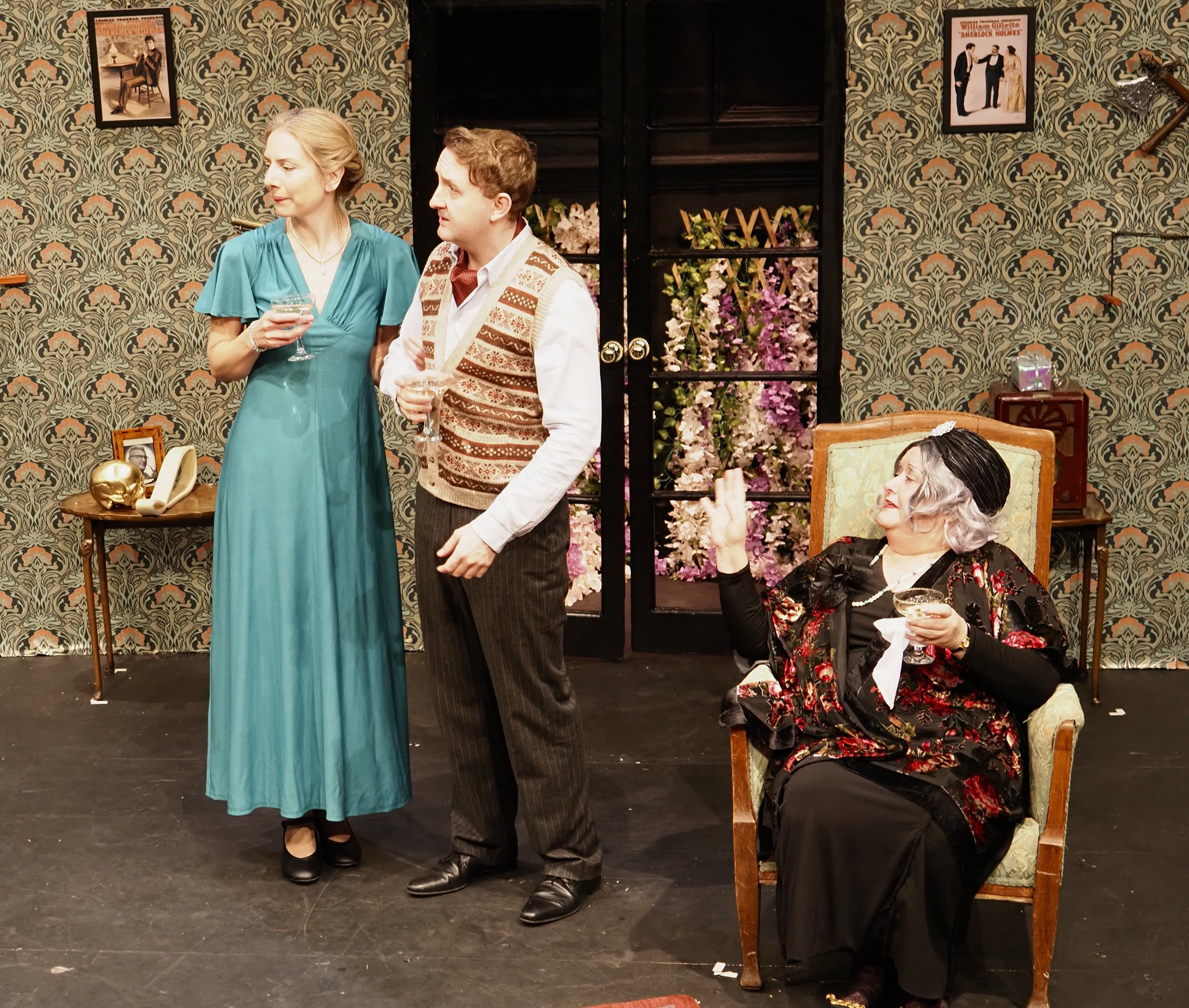 BEST LONDON AMATUER DRAMATICS00026.jpg