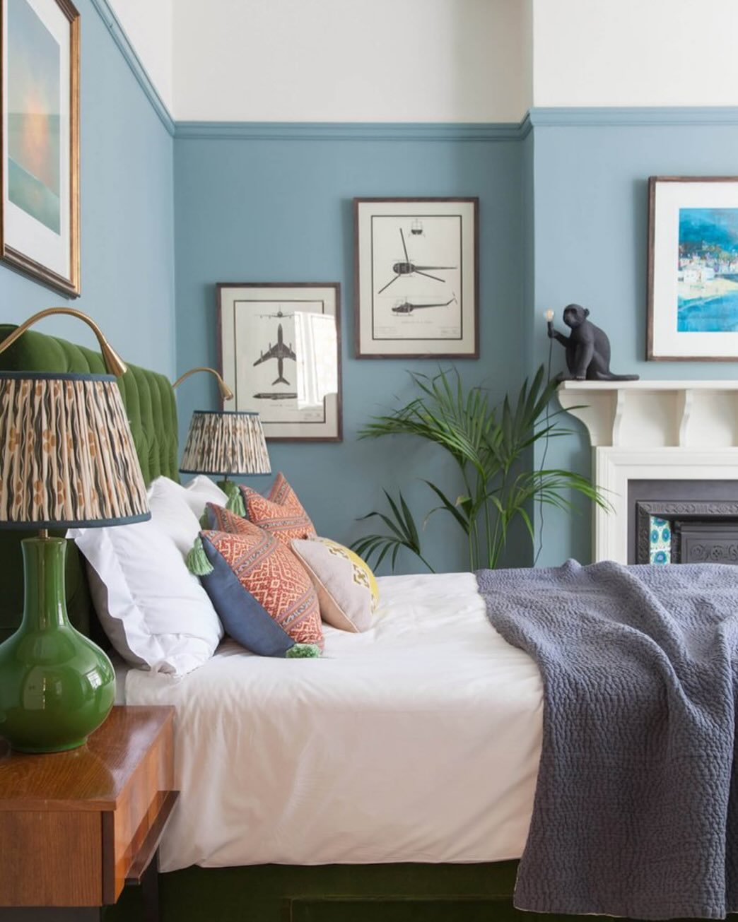 All the blues with this bedroom - where our starting point was to reinstate an original fireplace back into this grade 2 listed home 💙
.
.
.
#bedfordparkproject #gardenflat #bedroomblues #grade2listed #fireplace #bedroomdecor #bedroominspo #chiswick