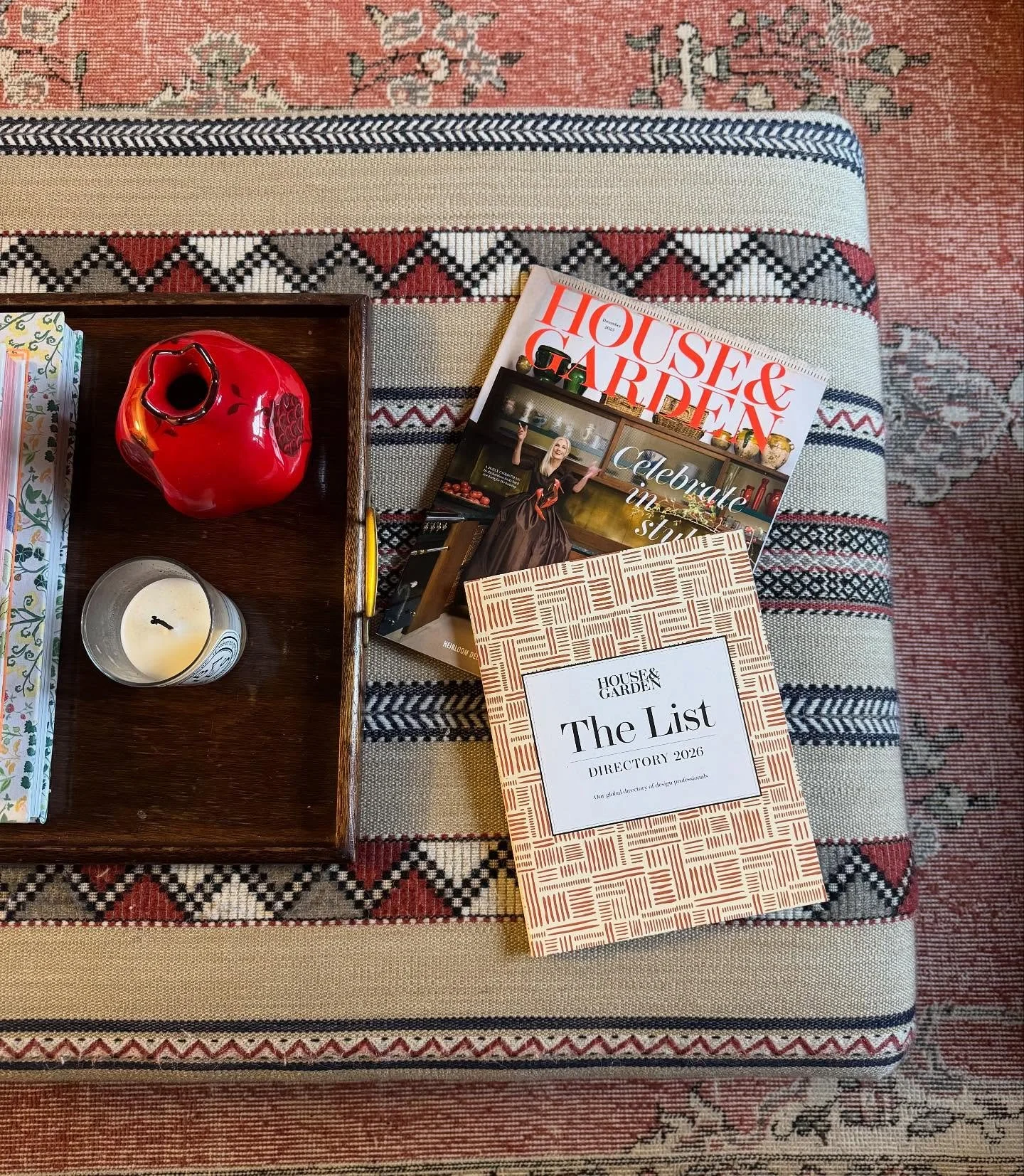 Current Sunday ottoman view. On the list 😉 

@thelistbyhouseandgarden #chiswickinteriors  #chiswickdesign #westlondoninteriors #chiswickhomes #londoninteriordesign #interiordesignlondon #chiswickliving #w4interiors #interiorsinspo #interiordesign