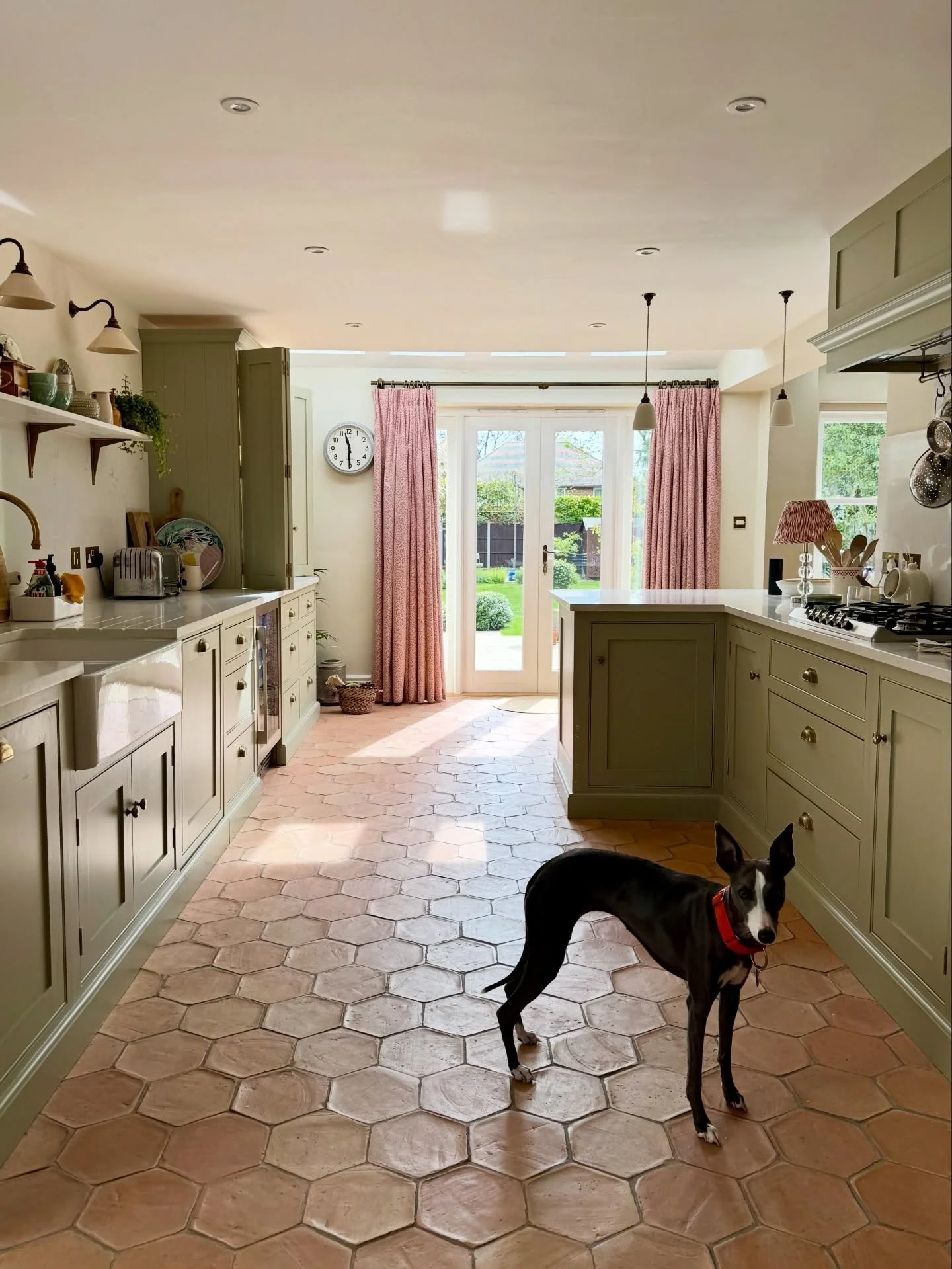 Looking for kitchen inspiration? 

So happy to see this kitchen design come to fruition in our Kingston, Surrey project - a scheme and layout we developed, which was brought to life by our wonderful client working with a local maker.

We planned the 