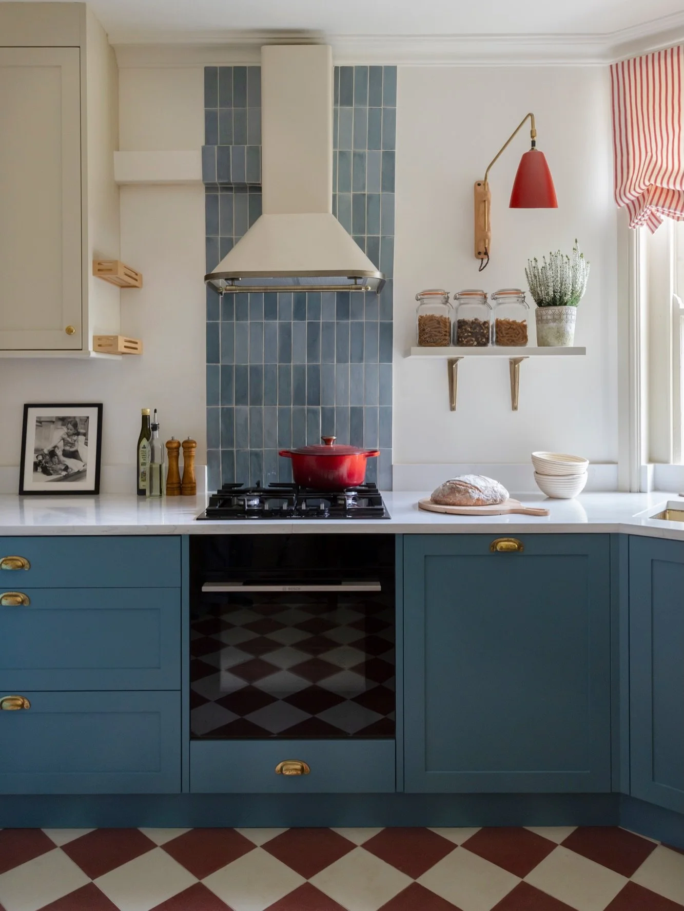 Can a small galley kitchen still feel full of colour and joy? ✨

Sharing a recently completed flat in Queens Club Mansions, Barons Court - where every inch of this galley kitchen had to work super hard.

Our client loves cooking and wanted the space 