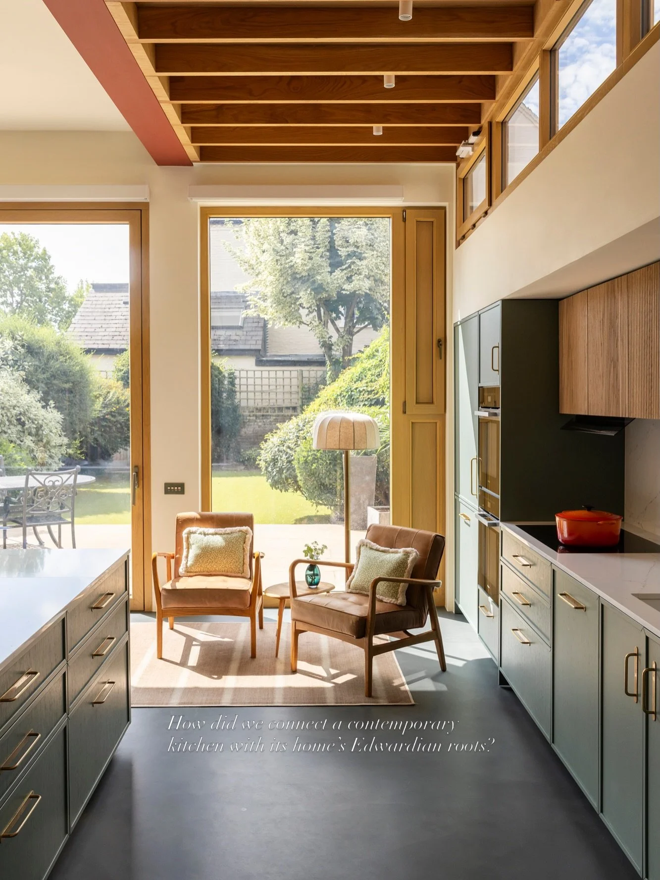 Old meets new.

All the colours, finishes and materials in this Chiswick home were carefully chosen to connect the original Edwardian house with its contemporary extension - with warm terracottas, soft greens and natural timber running throughout.

S