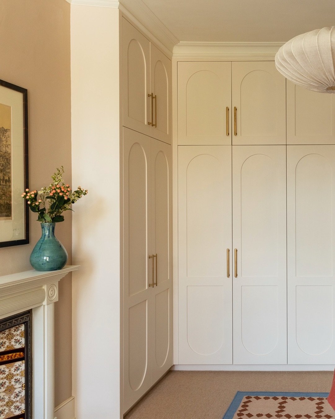 It&rsquo;s all in the detail&hellip;

A closer look at the bespoke wardrobes in the main bedroom of our Chiswick project.

With two walls of floor-to-ceiling storage to accommodate, we wanted the joinery to feel elegant and considered rather than ove