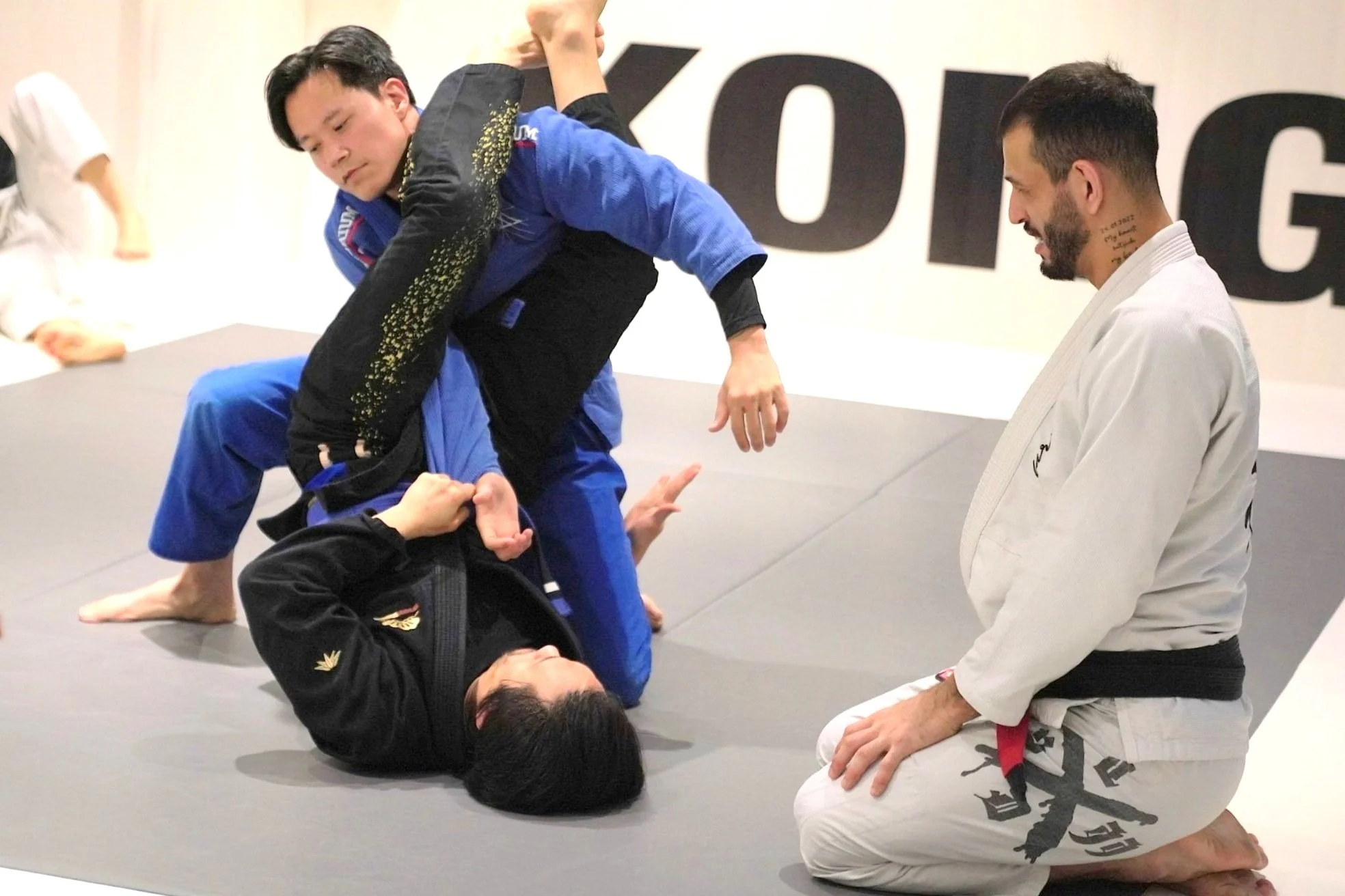 Beginner BJJ fundamentals class for adults in Sai Ying Pun and Quarry Bay