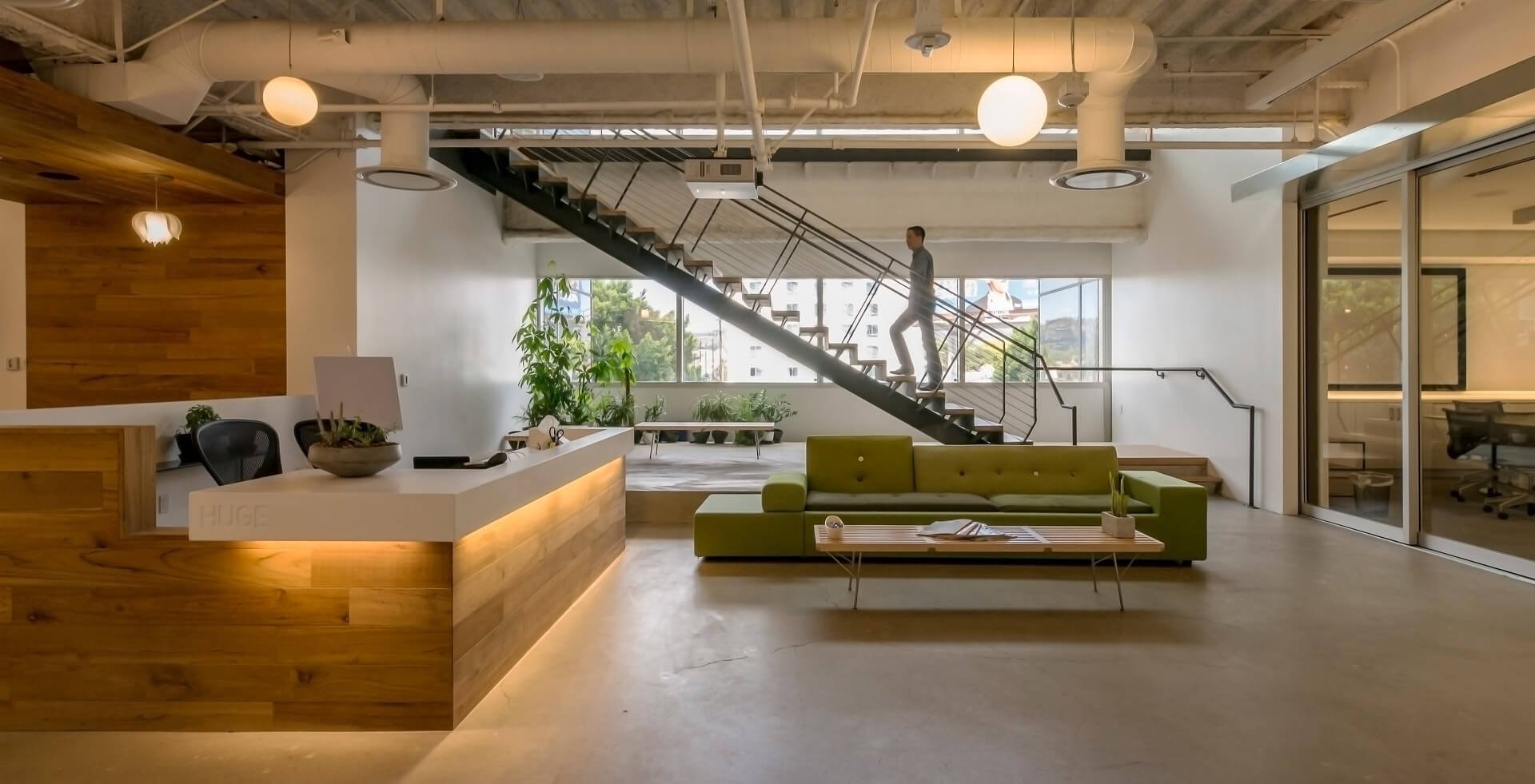 618b93f3fc5c77c53aed4af1_01-Abramson-Teiger-Architects-HUGE-LA-Lobby_sm.jpg