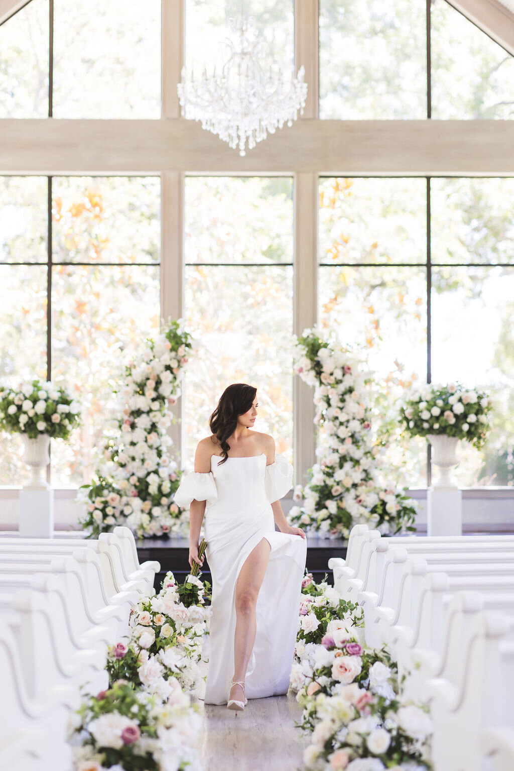 ❤️What dreams are made of!!! Best day ever... Make it beautiful and make it affordable too!!
ㅤ
Photography: @kmgcreativephotography
Floral: @sherpasfloralrental
ㅤ
#bridetobe #bride2024 #brideandgroom #dallasbride #texasbride #sayido #bride2025 #dfwve