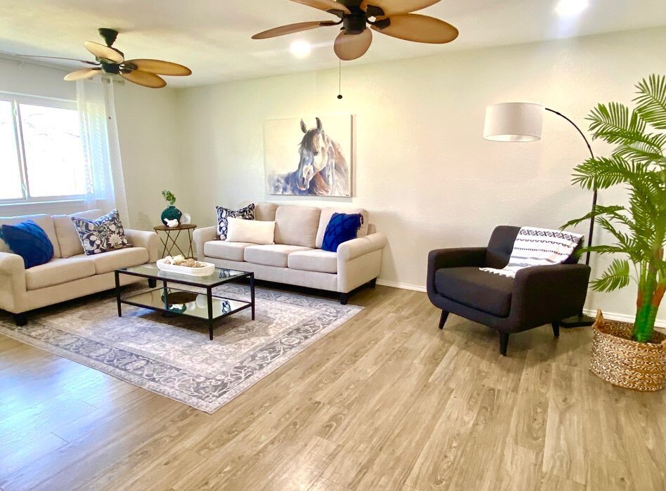 From cozy cottages to sprawling estates, every space tells its own story. 🏡✨ 

#stagingmagic #homestyling #homestaging #sellingdfw #dfwrealtor #stagedtoshine #smallhomestyle #dallasrealtor #fortworthrealtor #realestate #texasrealtor #dfw #dallas #fo