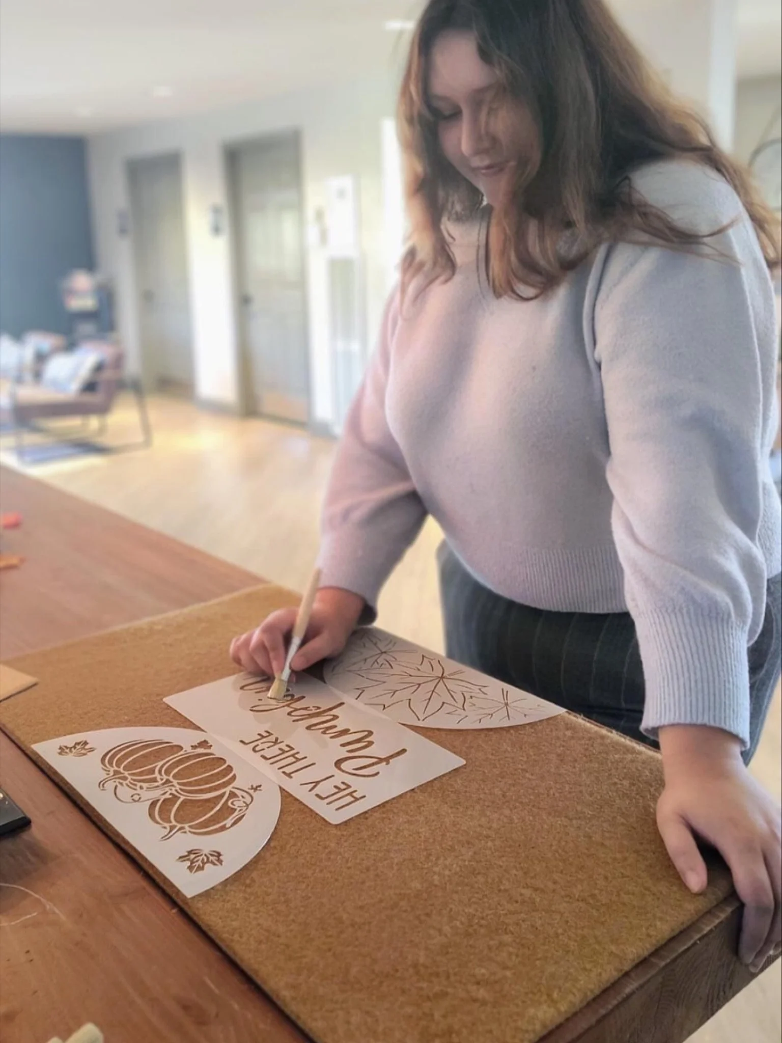 🖌️In the mood for a cozy Fall craft? We&rsquo;ve got what you&rsquo;re looking for!🎨

Join us for Door Mat Painting TODAY from 4pm to 6pm while supplies last! This is the perfect handmade gift for that special someone, and is an even better treat f