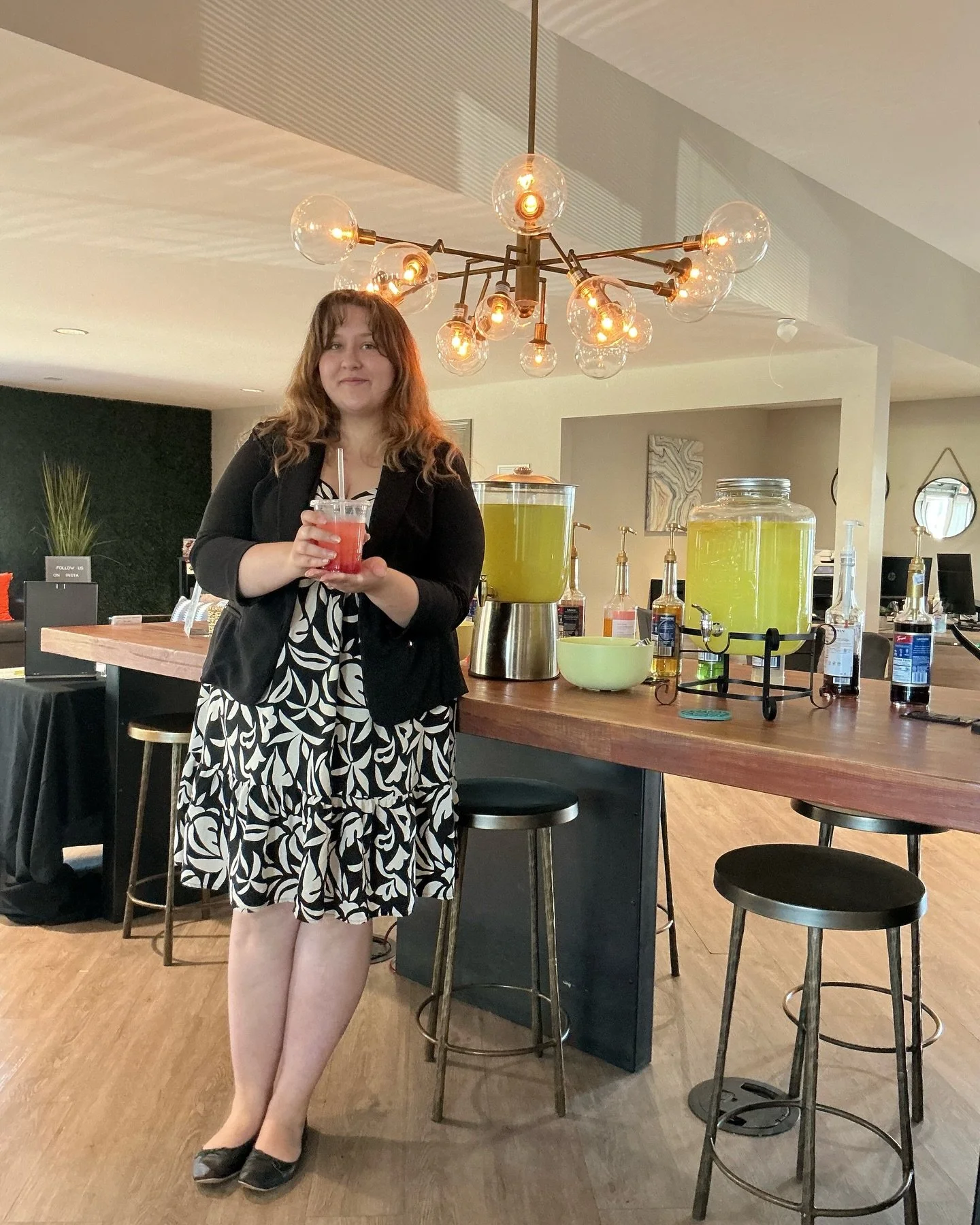 We&rsquo;ve got just what you need to keep cool🍋🧊🥤

Join us today at the Clubhouse for a Lemonde Bar from 11am to 2pm, complete with every syrup you could think of! Craft your perfect Spring beverage and explore new flavors with friends. See you t