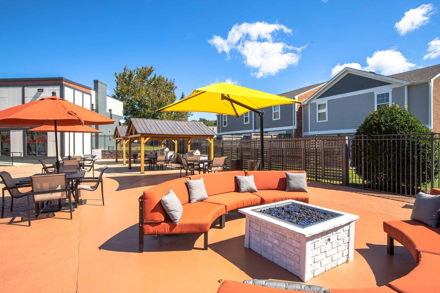 Photos Blacksburg Apartments near VA Tech — Terrace View