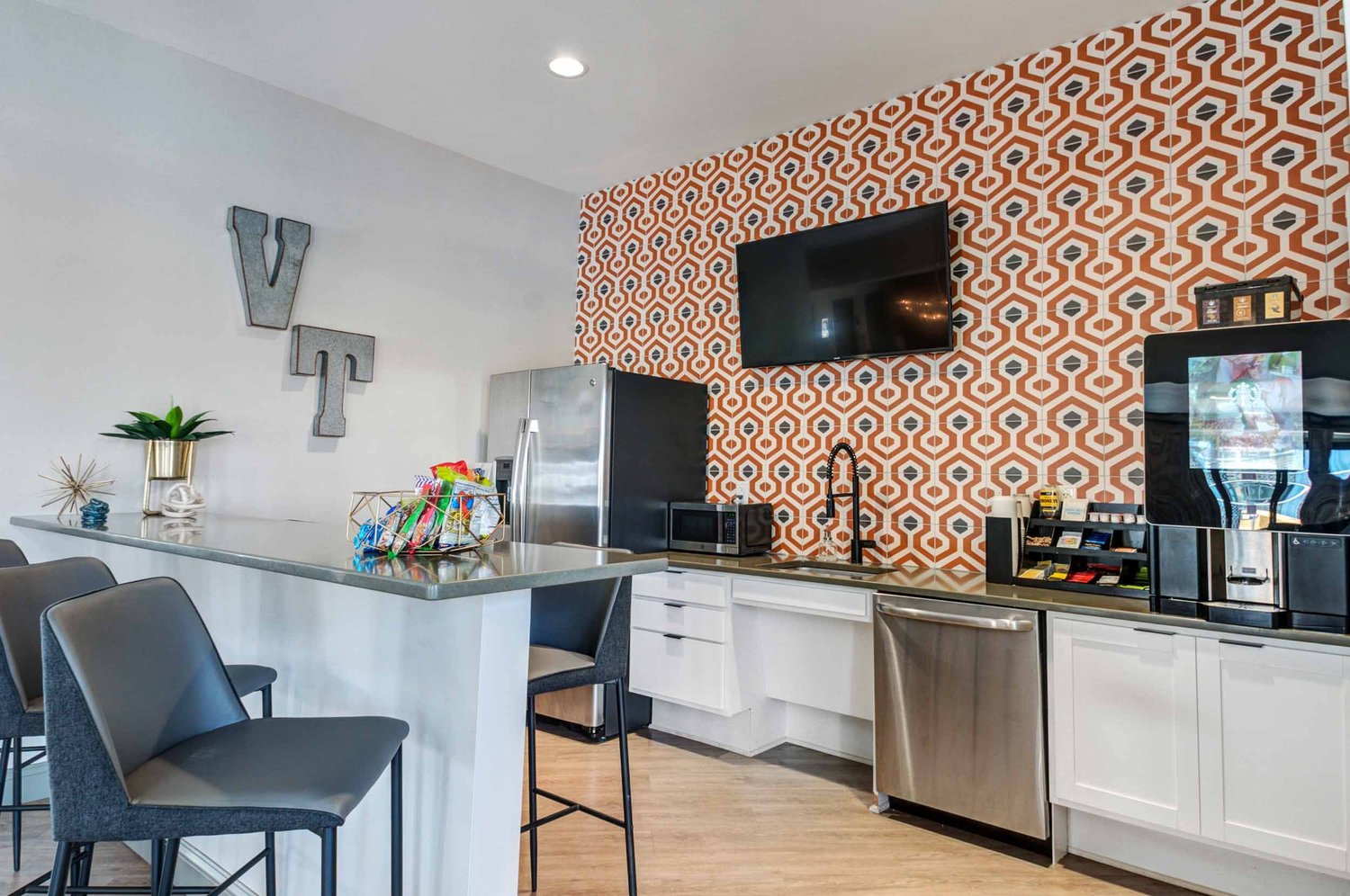 Photos Blacksburg Apartments near VA Tech — Terrace View