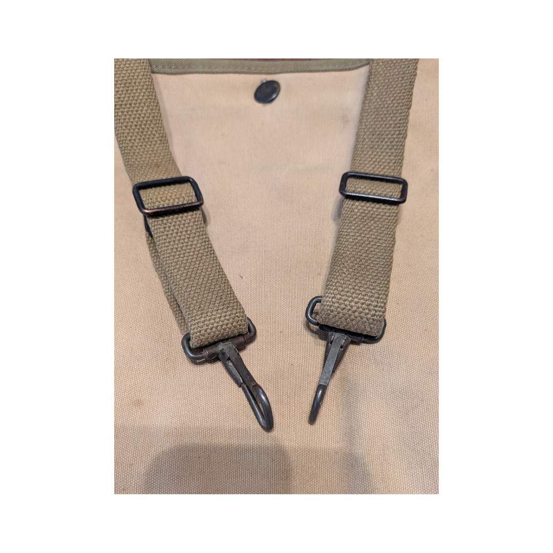 WWII M1936 Musette Bag 6.png