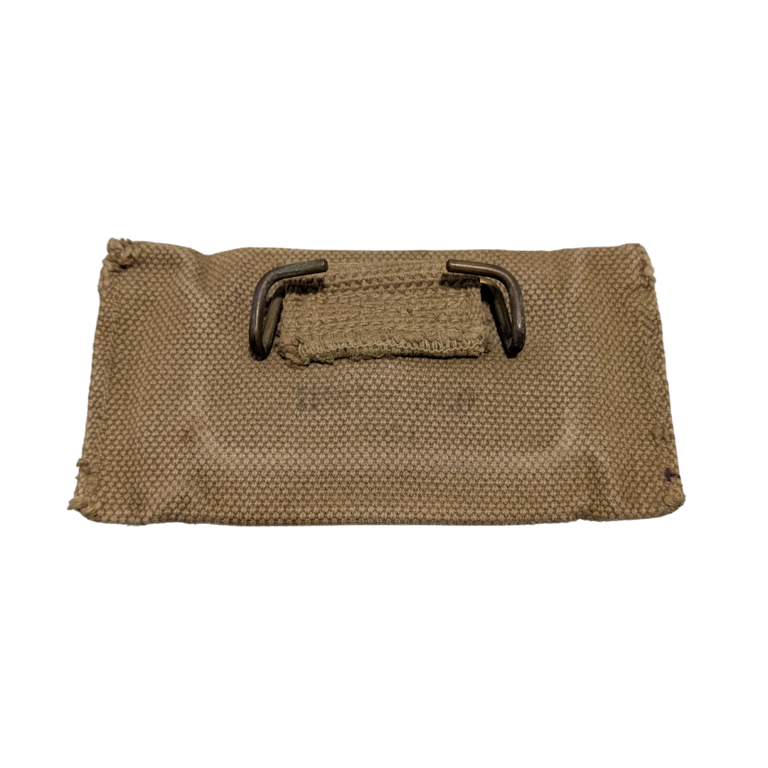 Original U.S. WWII M1942 First Aid Kit Pouch Hooks.png