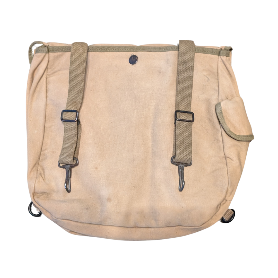 WWII M1936 Musette Bag 1.png