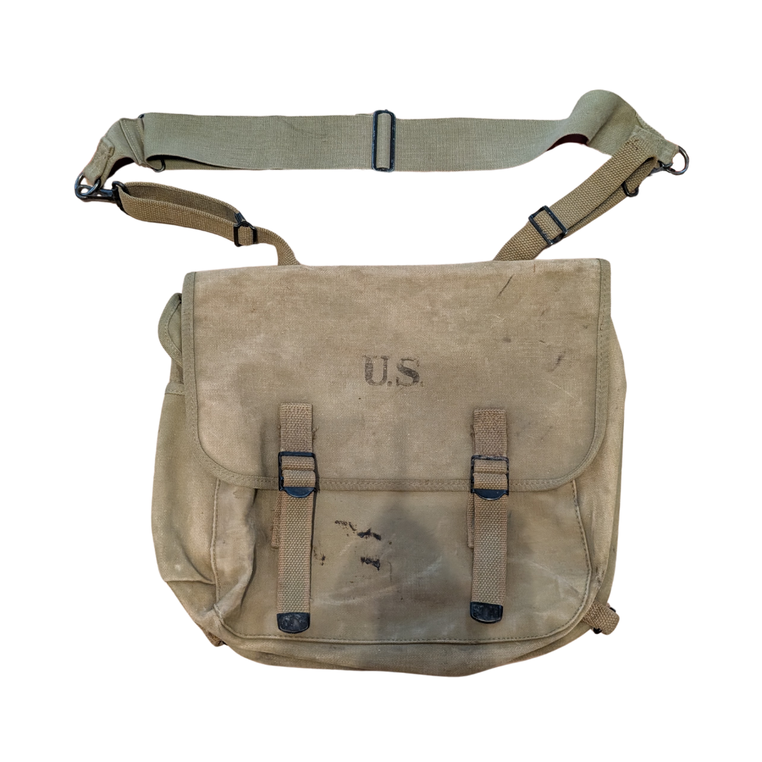 WWII M1936 Musette Bag.png