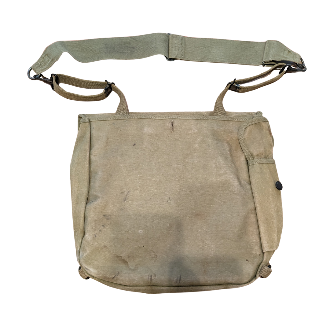 WWII M1936 Musette Bag 1.png