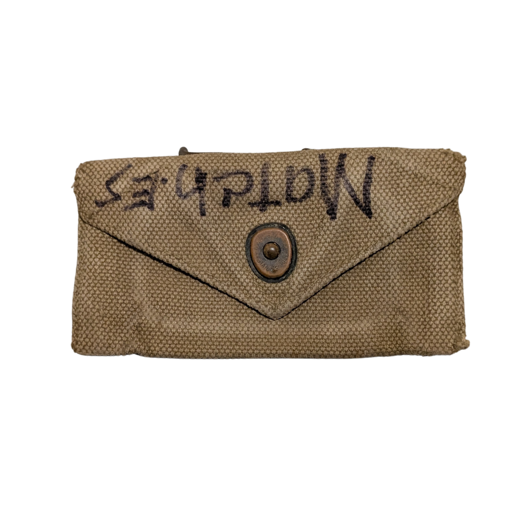 Original U.S. WWII M1942 First Aid Kit Pouch.png