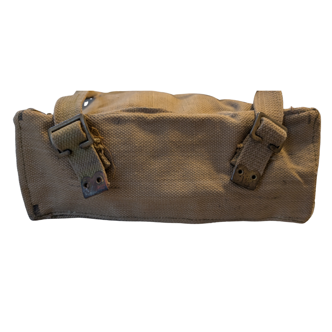 WWII British 1937 Pattern Small Pack 2.png