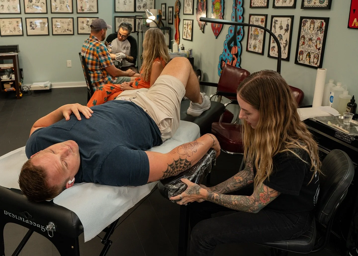 @karen_costleigh x @dreperalestattoo x @tiptoptattoocincy 33 E 13th Street Over-The-Rhine Cincy. #tiptoptattoocincy #tattoo #traditionaltattoo #tattooflash #cincinnati #otr #overtherhinecincinnati #cincy #ohio #mightyohio #boldwillhold #boldlinesbrig